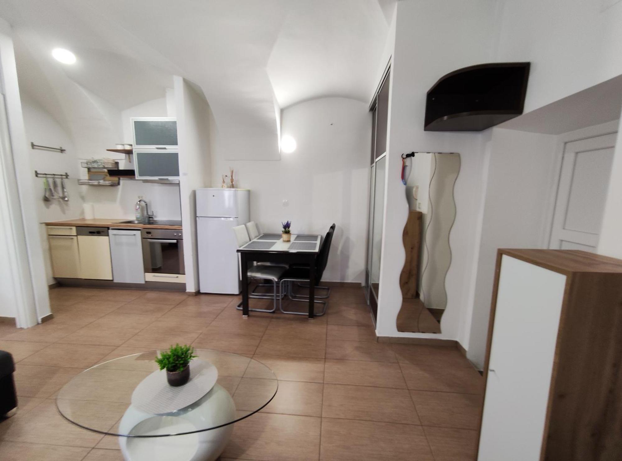 Studio Apartment Sisters 3-4 Ljubljana Exterior photo