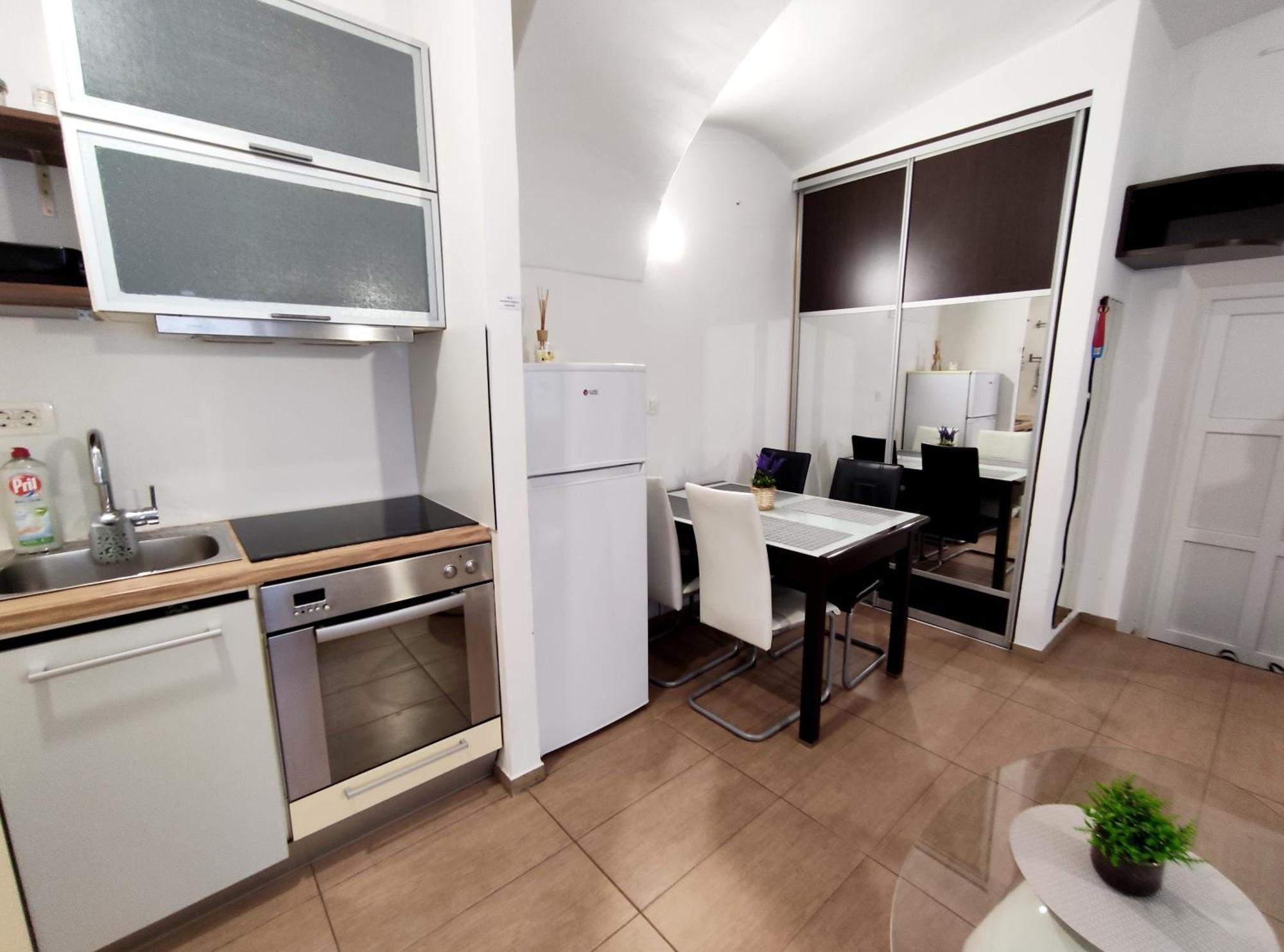 Studio Apartment Sisters 3-4 Ljubljana Exterior photo